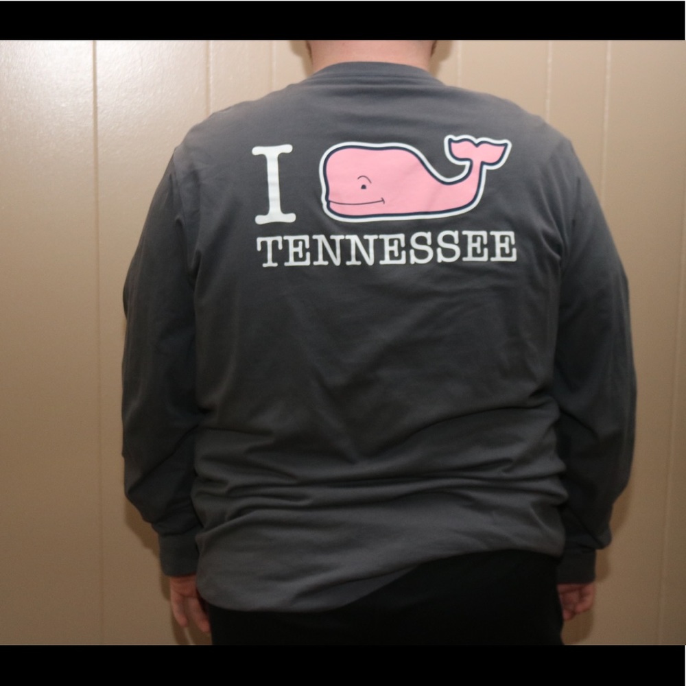 Vineyard vines Tee